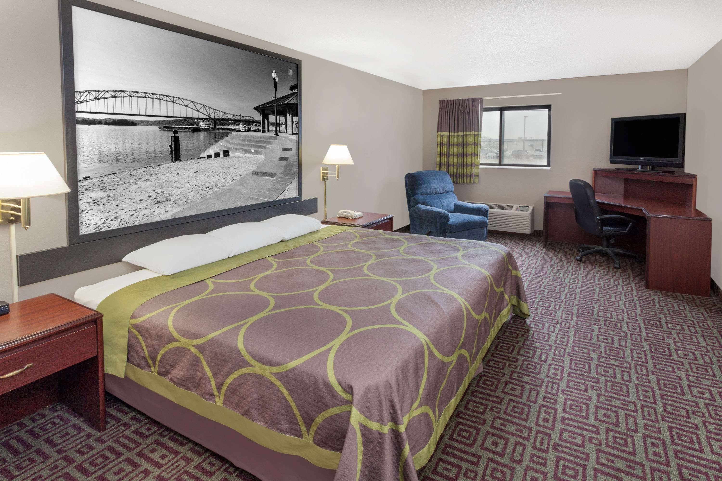 Super 8 By Wyndham Muscatine Hotel Luaran gambar