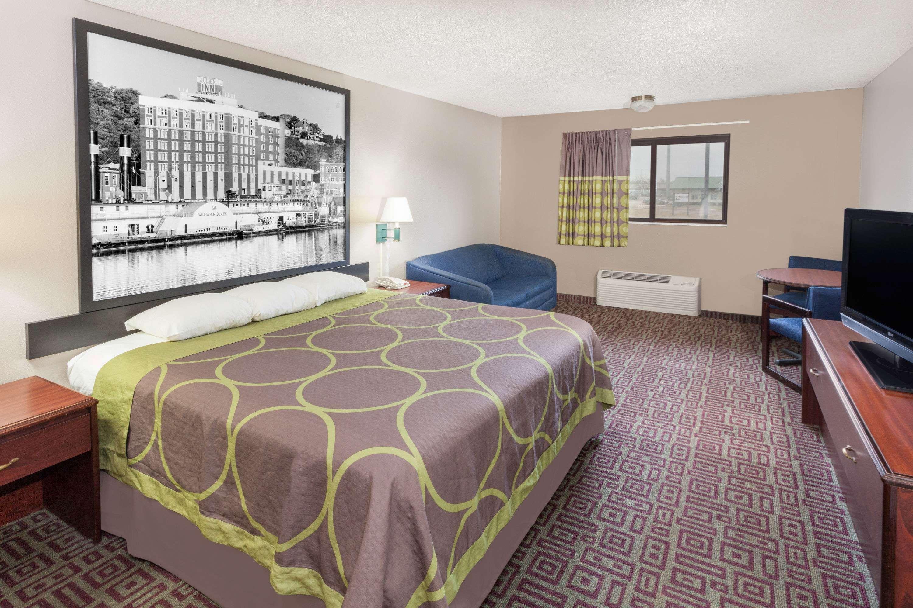 Super 8 By Wyndham Muscatine Hotel Luaran gambar