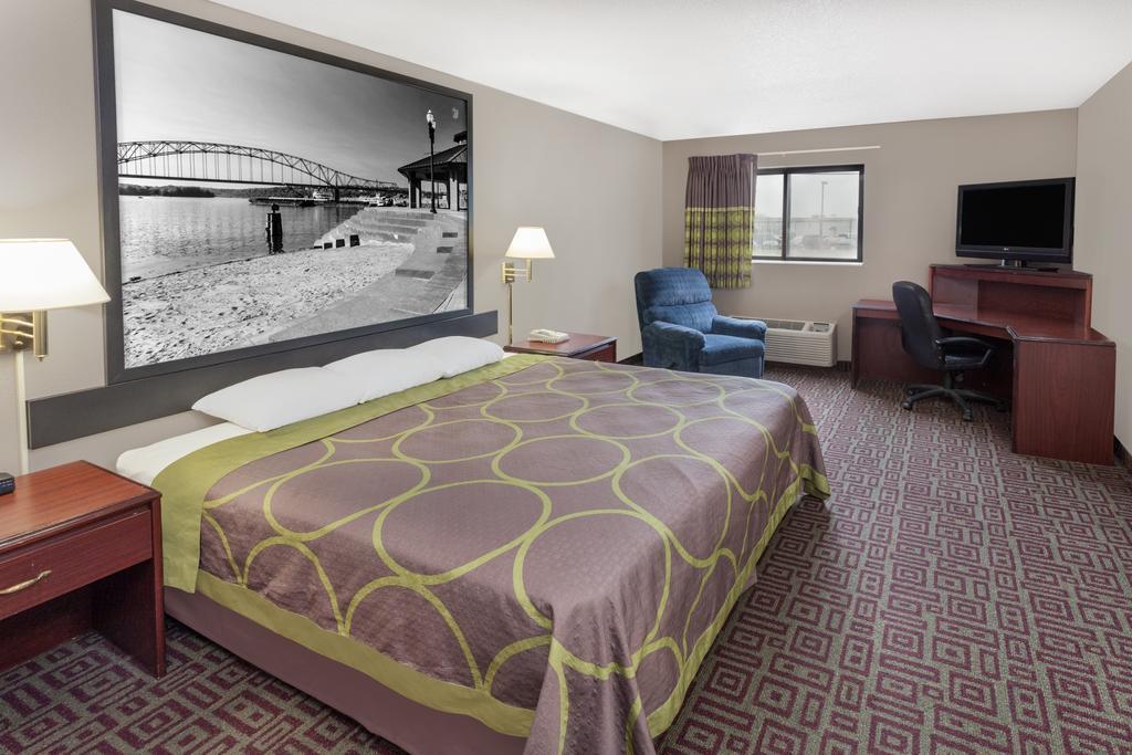 Super 8 By Wyndham Muscatine Hotel Luaran gambar