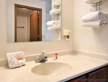 Super 8 By Wyndham Muscatine Hotel Luaran gambar